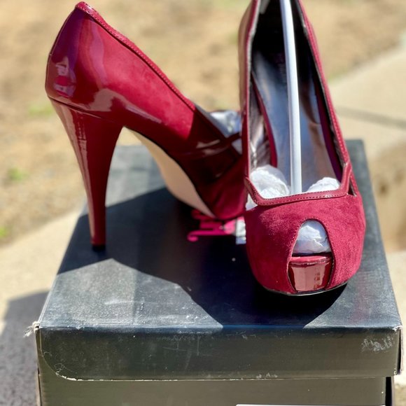 JUST FAB Burgundy Heels Sz 8.5 - Picture 3 of 3